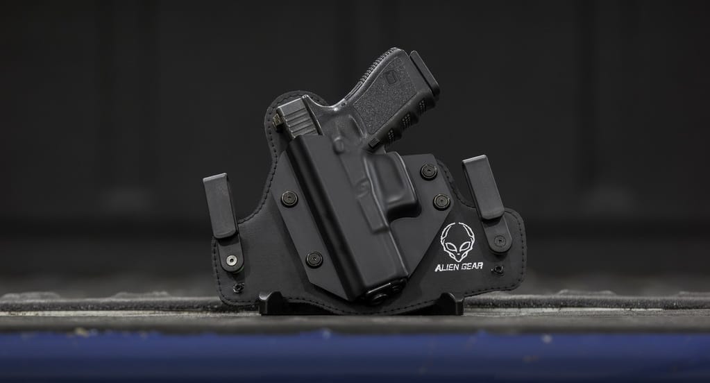 best IWB holster for big guys featured